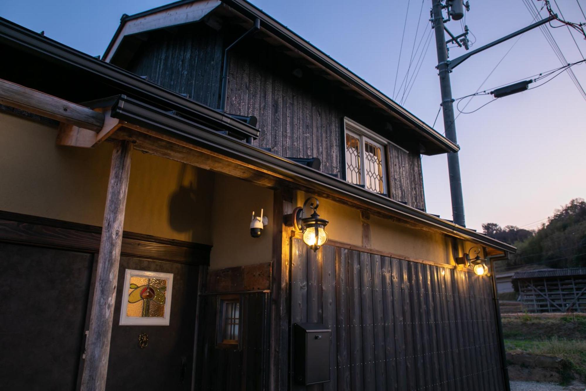 サウナとドッグラン付きのアンティーク古民家宿 Akiya Cornerstone Awaji Esterno foto